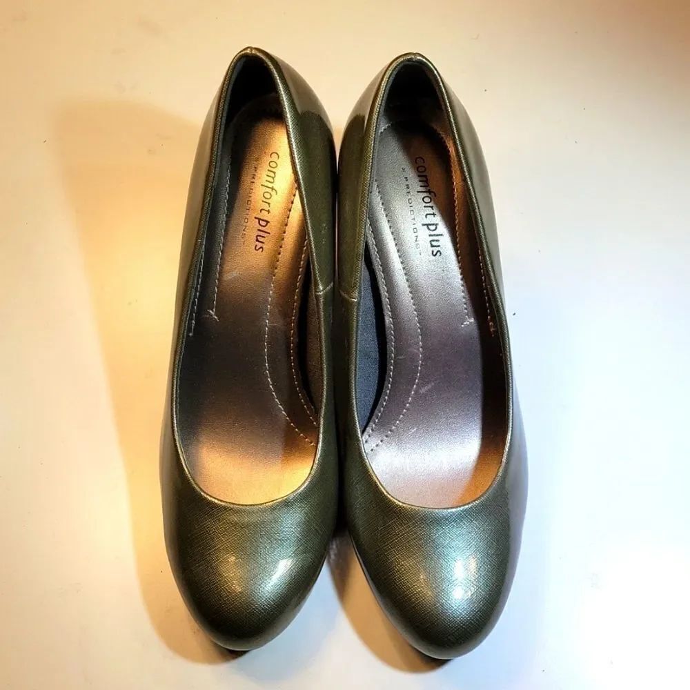 COMFORT PLUS BY PREDICTIONS WOMEN"S ROUND TOE LOW HEEL SLIP ON PUMP SHOE